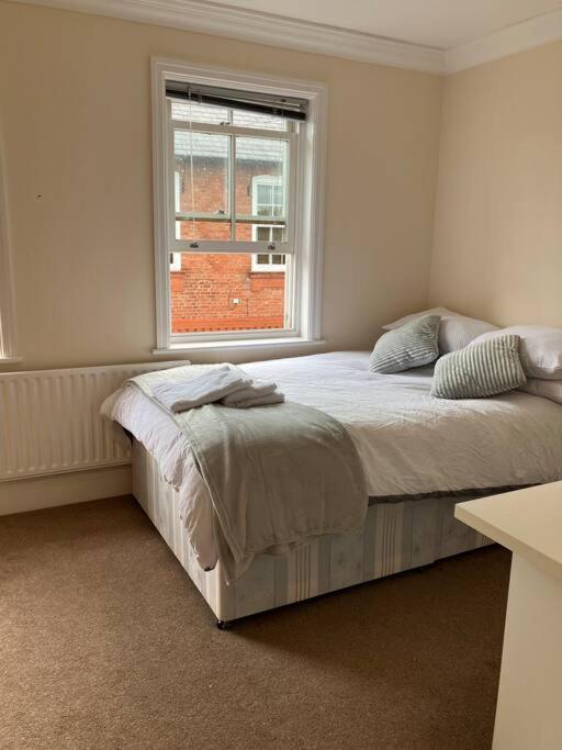 Central Chester Bedrooms Extérieur photo