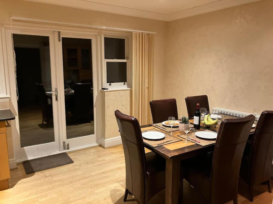 Central Chester Bedrooms Extérieur photo